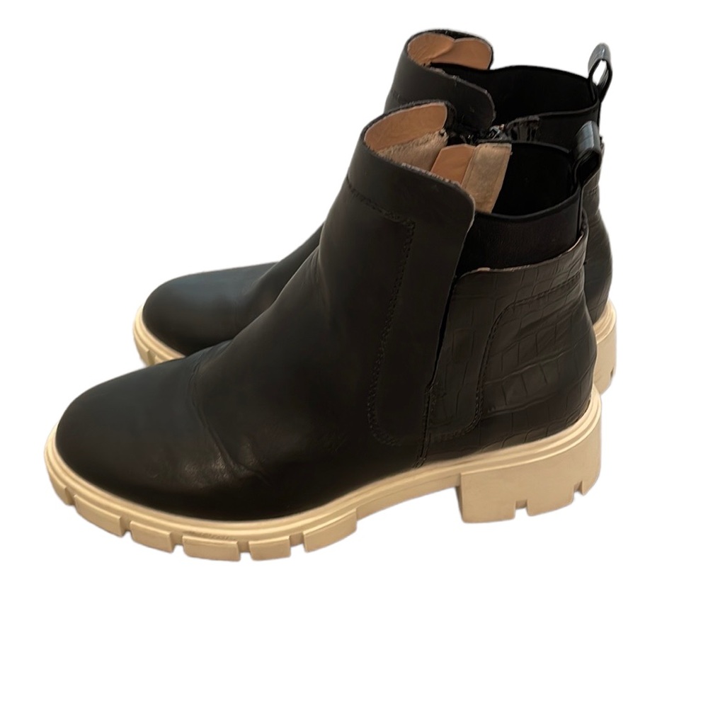 Black Chelsea Boots!!!